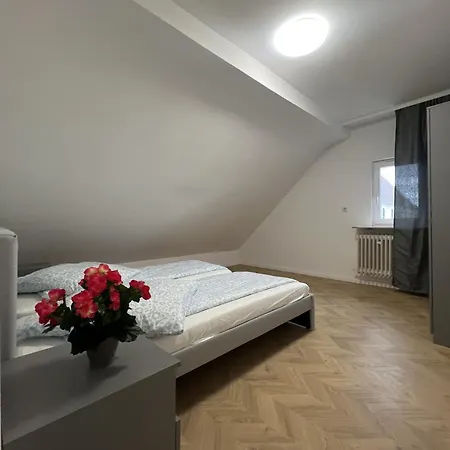 Monteur Und Familienapt 4 Zi Pfargasse 16 *